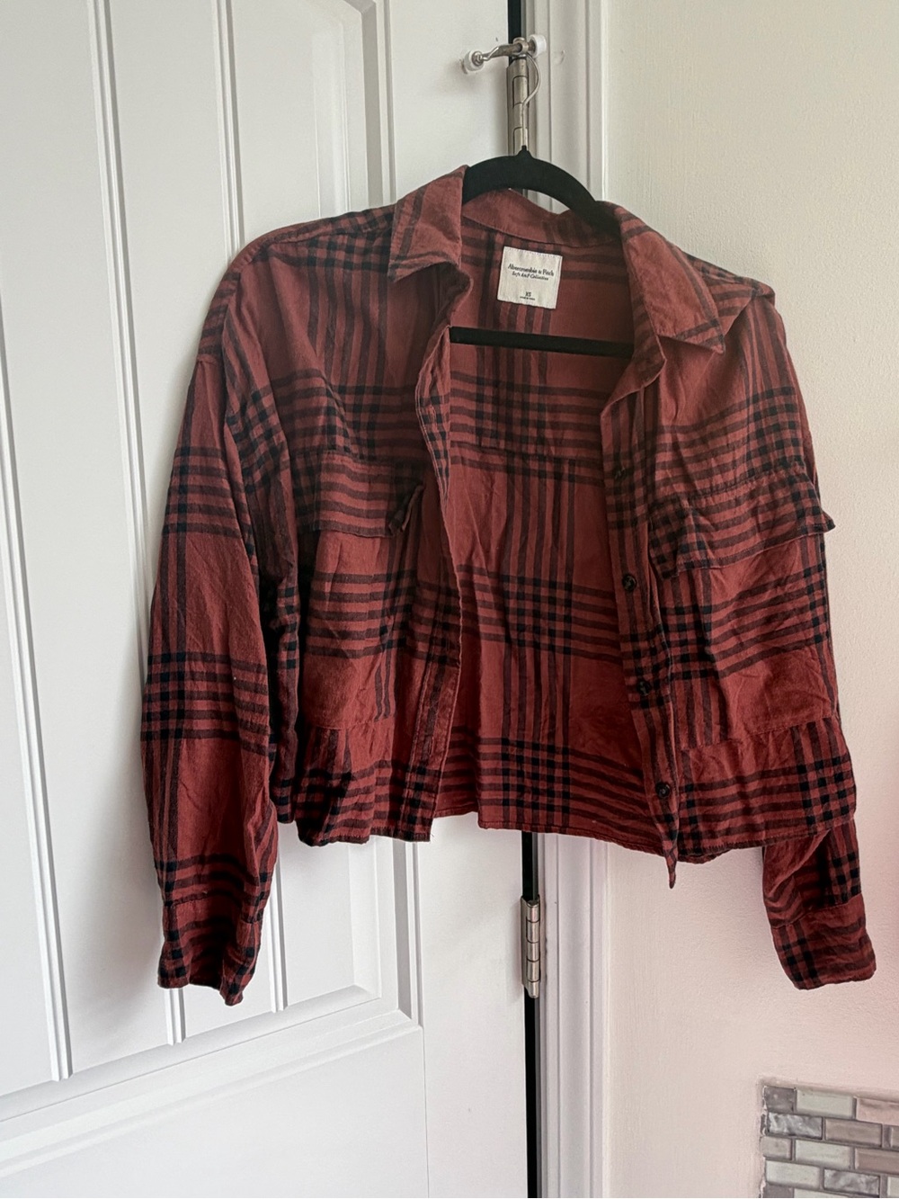 Abercrombie Plaid Cropped Button-Front Shirt- Rust/Black